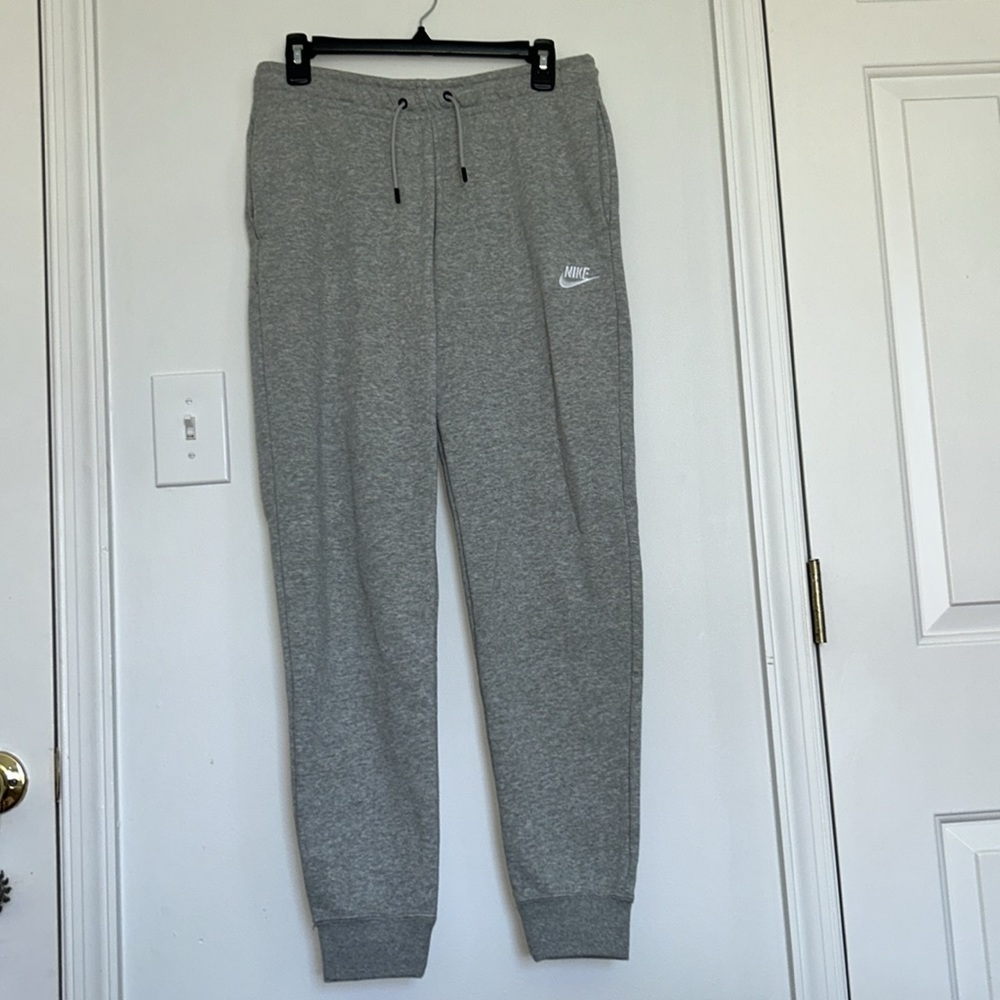 NWOT womens gray nike sweatpants joggers